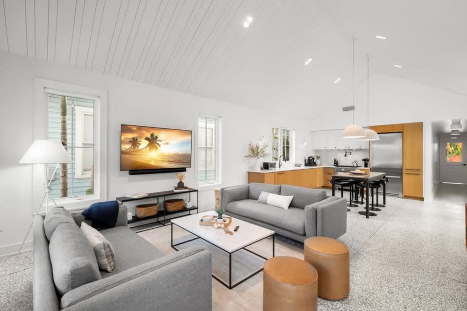 House | 6 bedrooms, desk, Internet