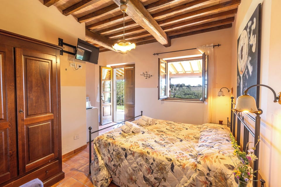 Classic Room, Hill View | Blackout drapes, free WiFi