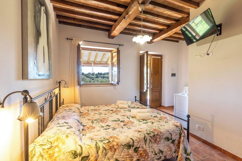 Classic Room, Hill View | Blackout drapes, free WiFi