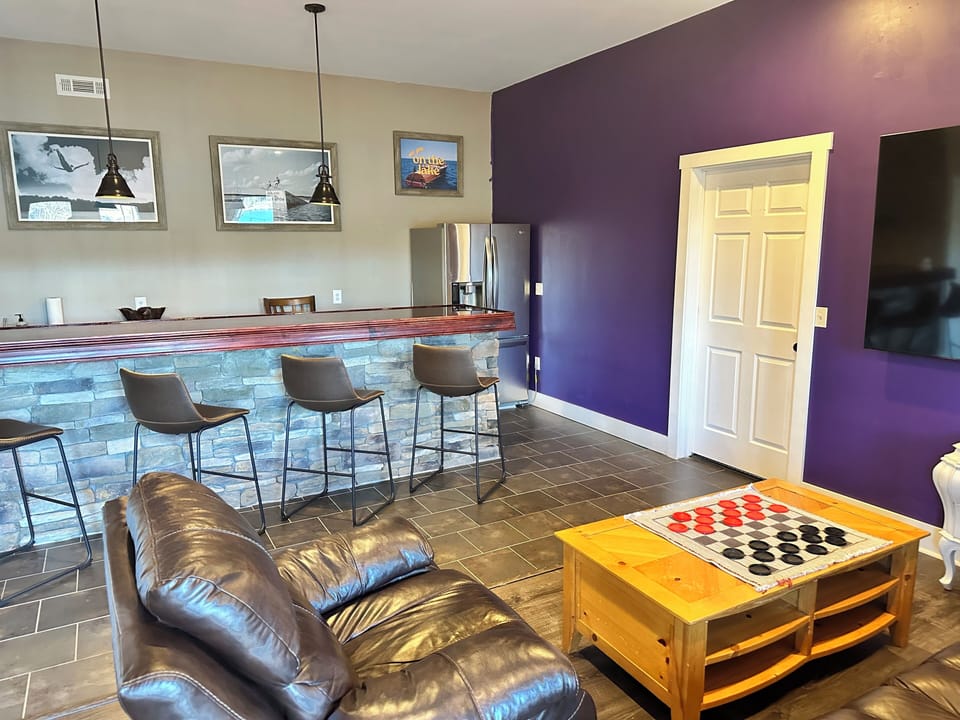 Lower Level - Wet Bar