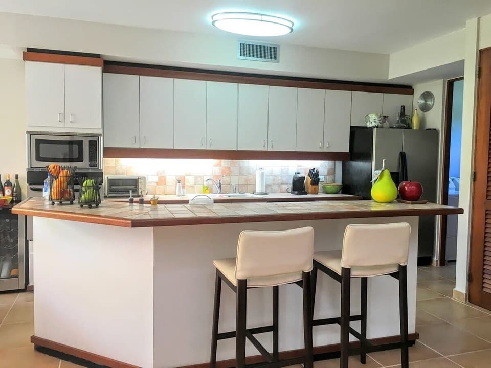Spacious kitchen for use during the stay