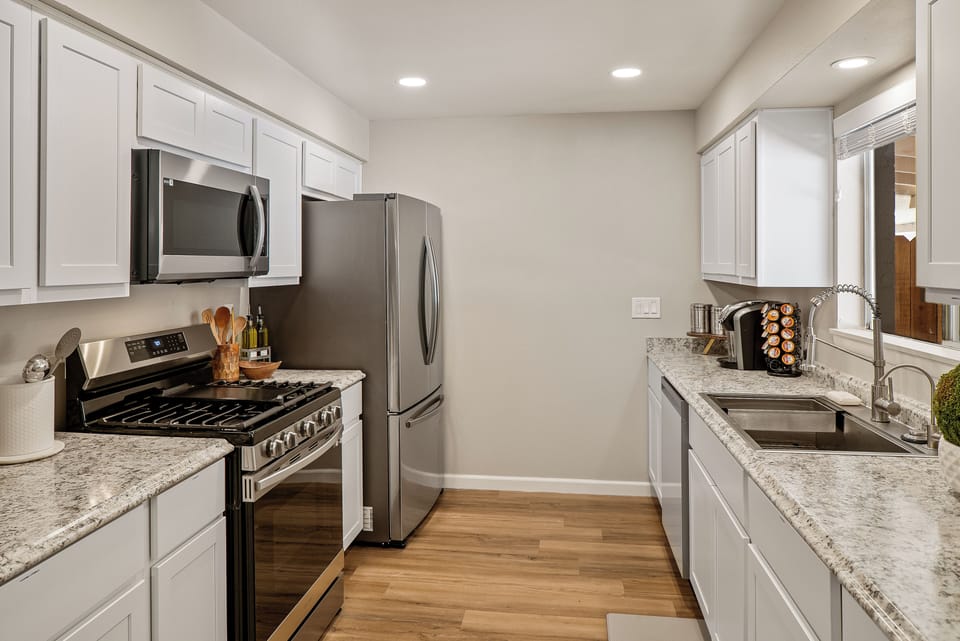 Brand New Kitchen with Natural Gas Range and reverse osmosis filtration system. 