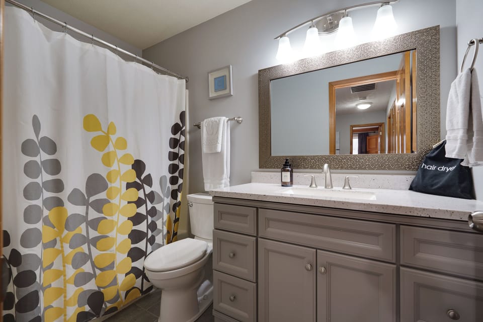 2nd bathroom