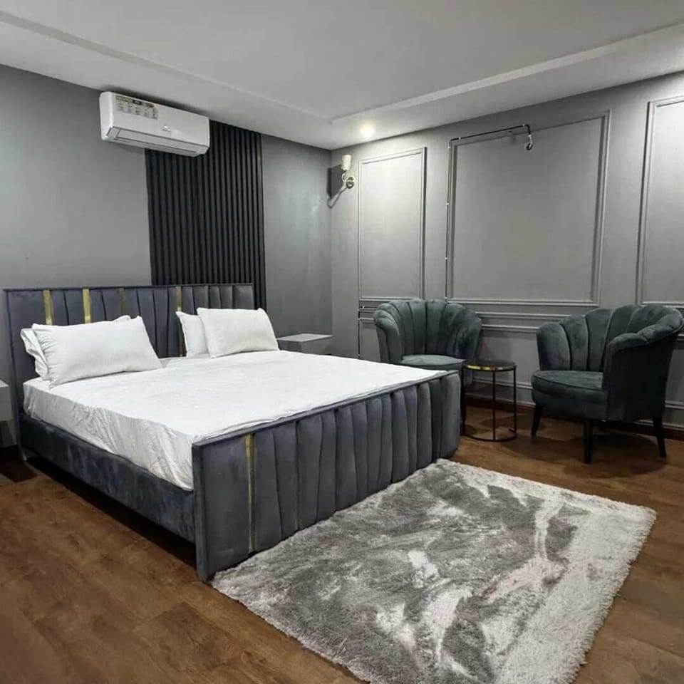 Luxury Single Room, City View | Free WiFi