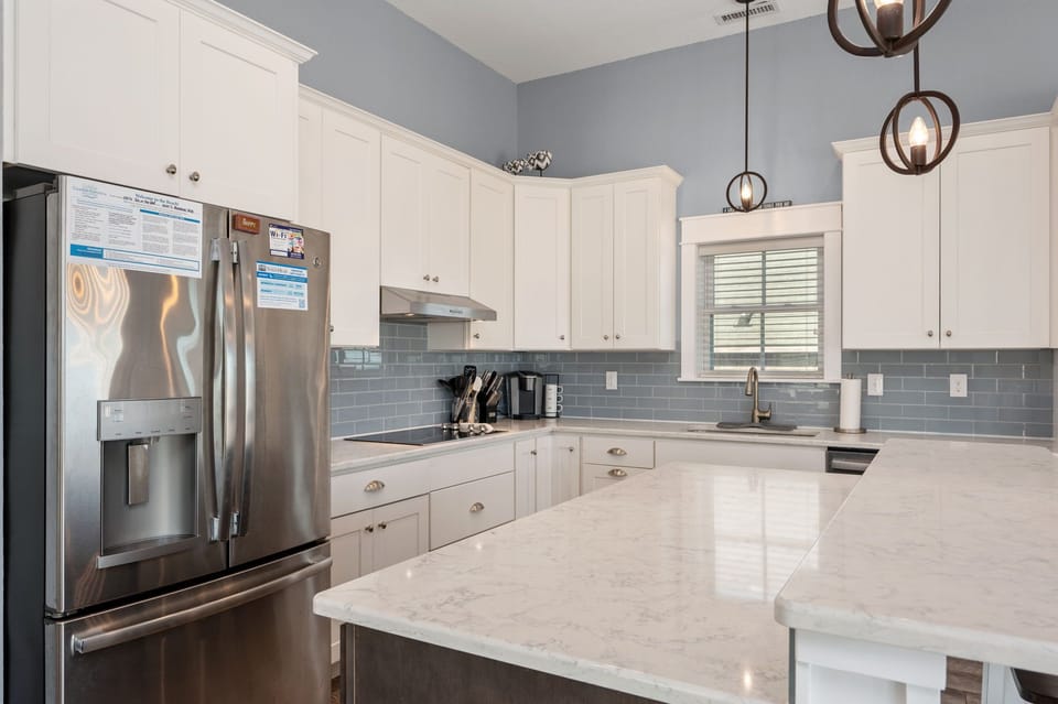 NH276: Toes in the Sand | TL Kitchen Area - Island Seating for 3
