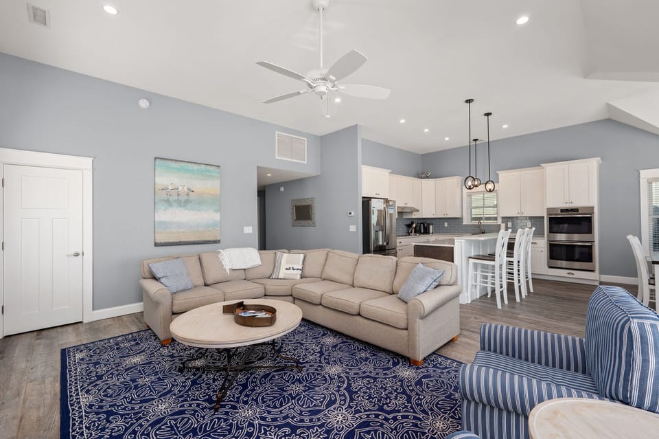 NH276: Toes in the Sand | TL Living Area - Deck Access
