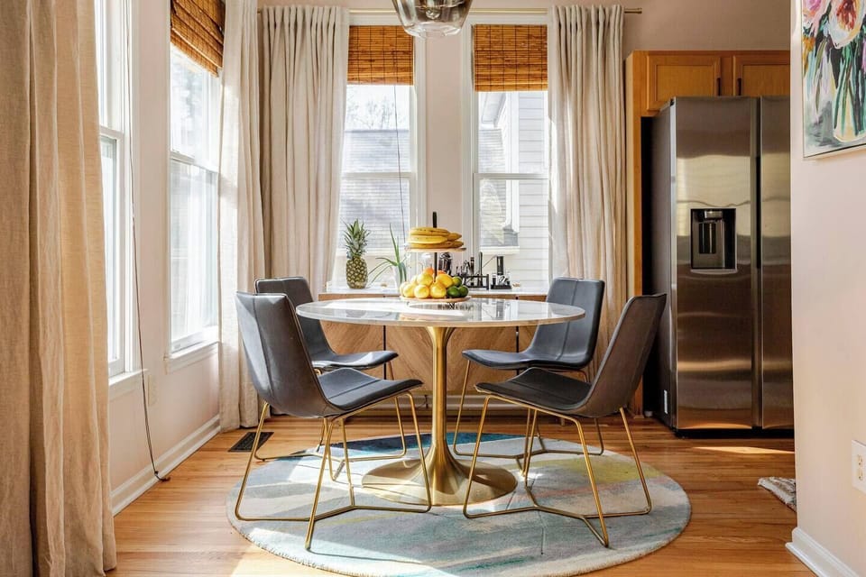 Dining table seats 4