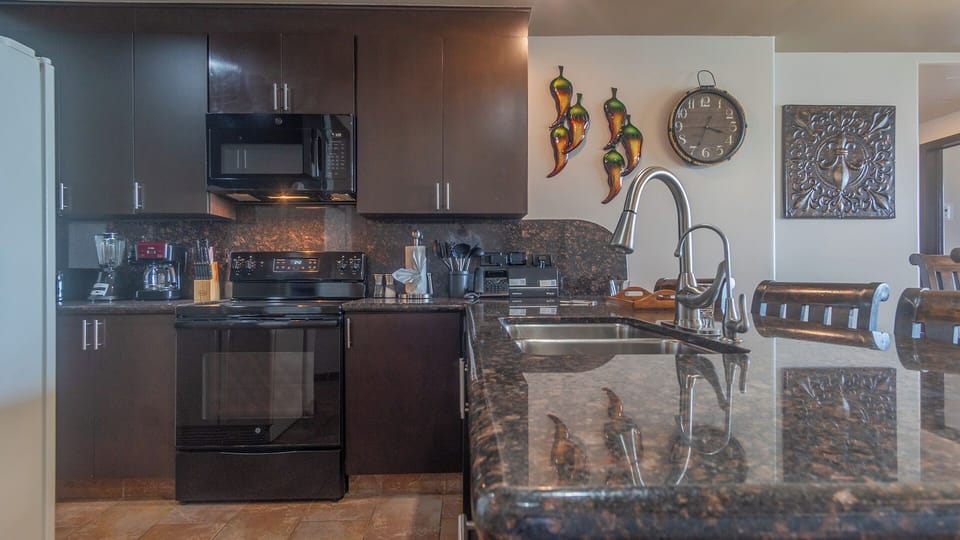 The complete kitchen.