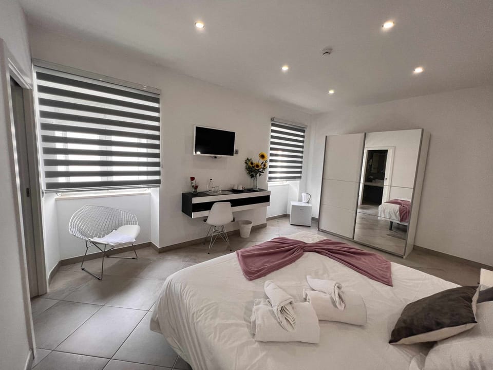 Bed,Bedroom