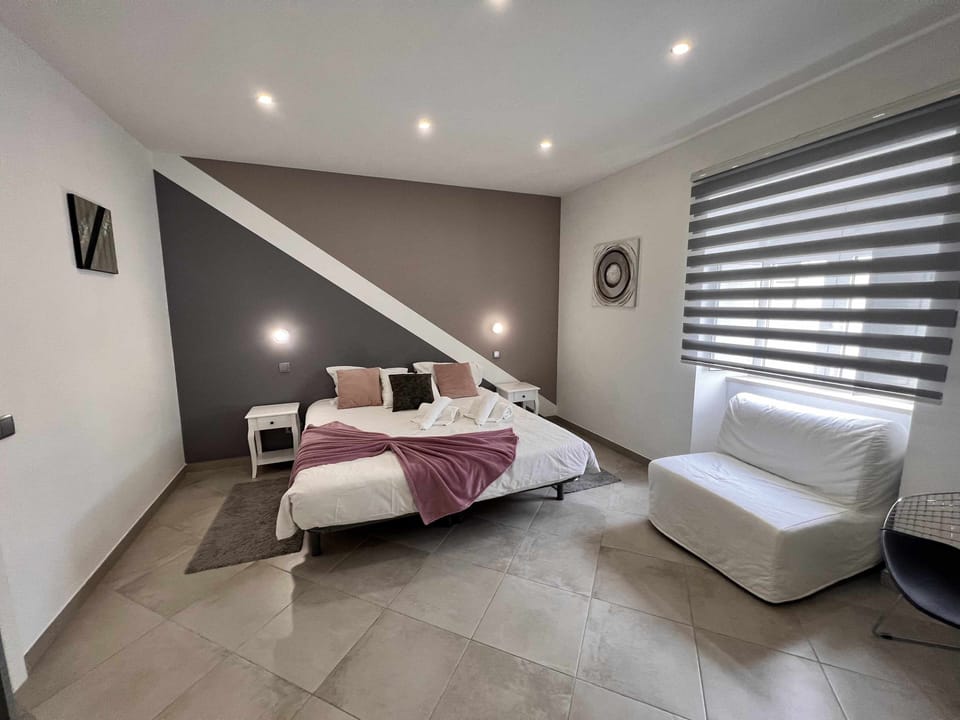 Bed,Bedroom