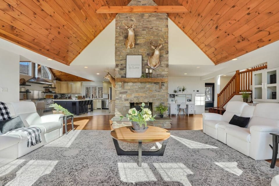 Main Floor Open Floor Plan - Living Room, Kitchen, Dining Room