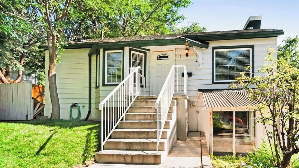 Front view of home