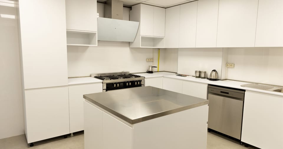 Villa | Private kitchen | Coffee/tea maker, electric kettle