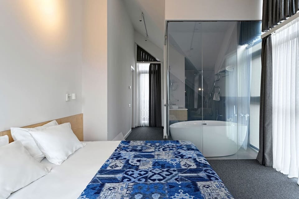 Panoramic Penthouse, Mountain View | Minibar, in-room safe, desk, iron/ironing board