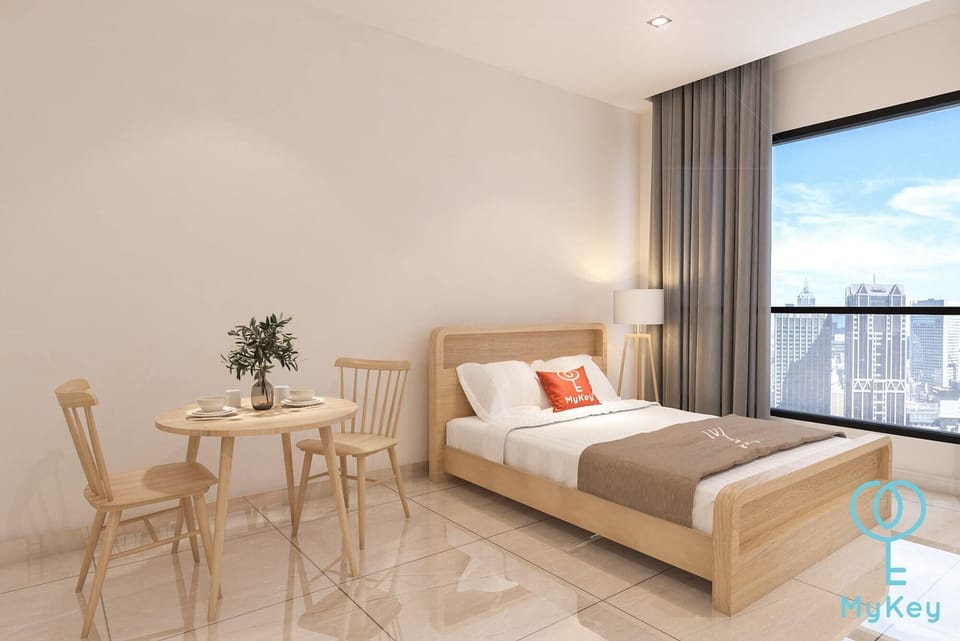 Deluxe Condo | Iron/ironing board, free WiFi
