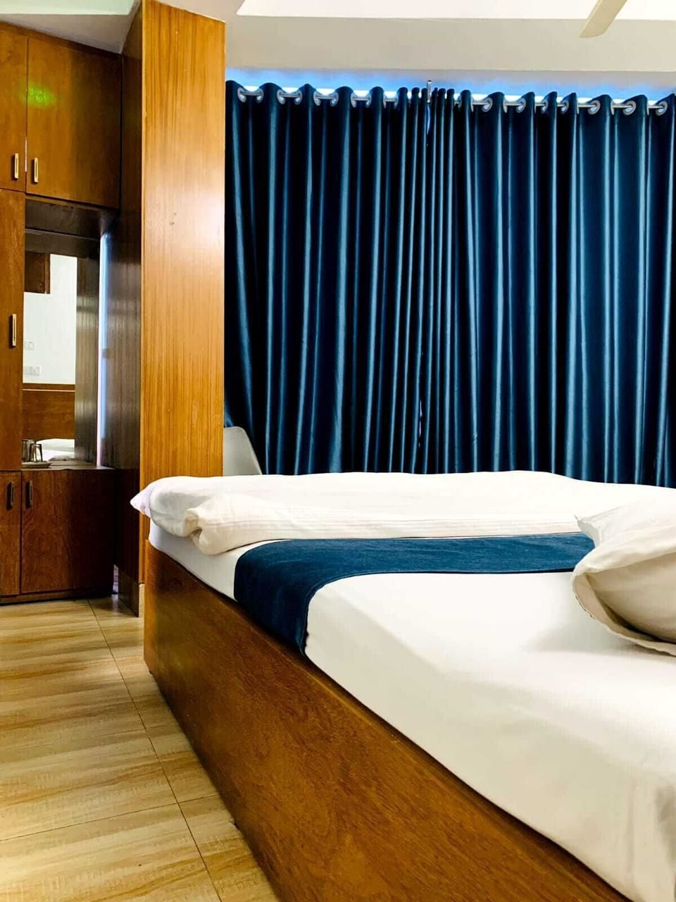 Deluxe Double Room, City View | Desk, free WiFi