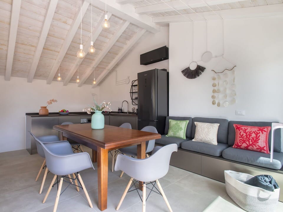 Table, Furniture, Tableware, Chair, Blue, Interior Design, Plant, Floor, Building, Outdoor Furniture