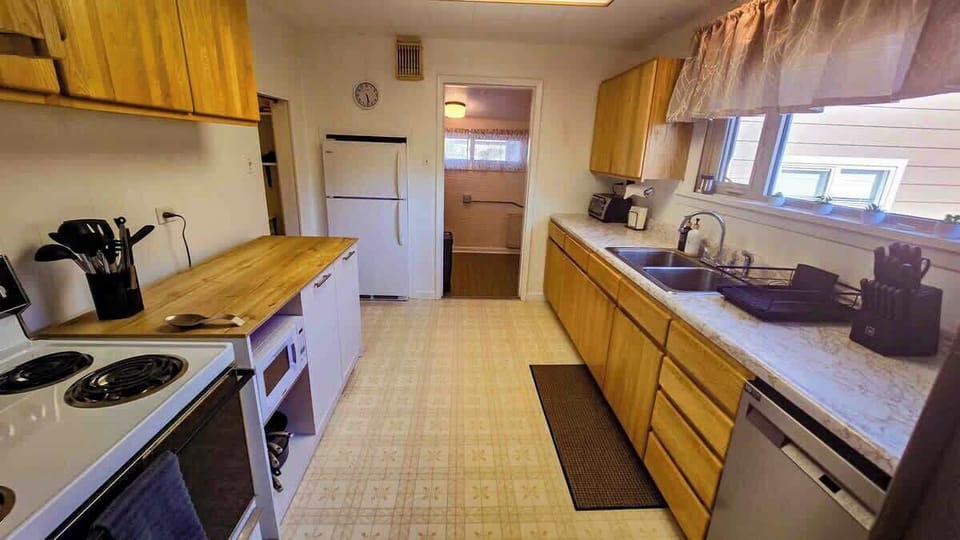 Well equipped kitchen