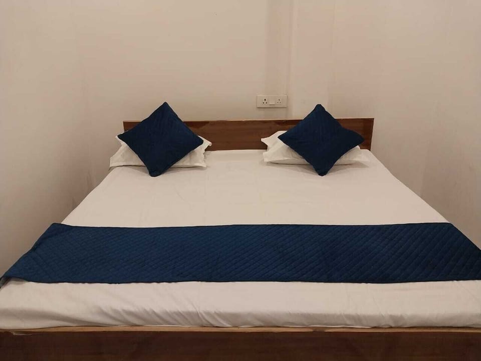 Double Room | Desk, laptop workspace, free WiFi