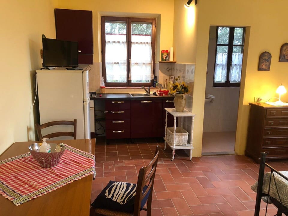 Classic House, 1 Bedroom | Private kitchen | Fridge, oven, coffee/tea maker, electric kettle