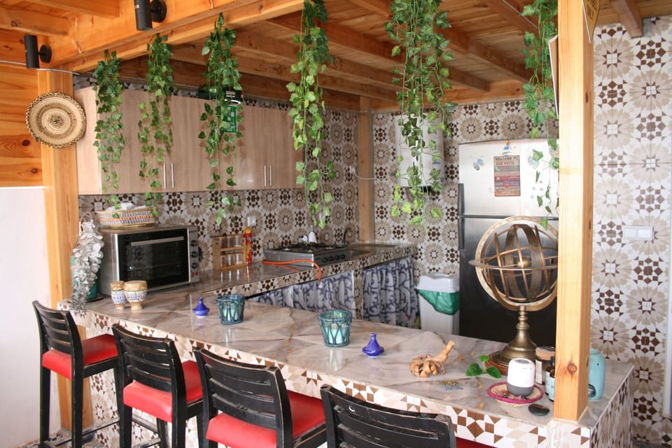 Classic Double Room | Shared kitchen facilities | Full-size fridge, oven, stovetop, cookware/dishes/utensils