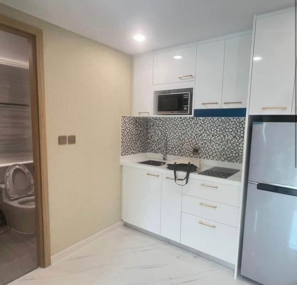 Apartment | Private kitchen | Fridge, electric kettle, cookware/dishes/utensils