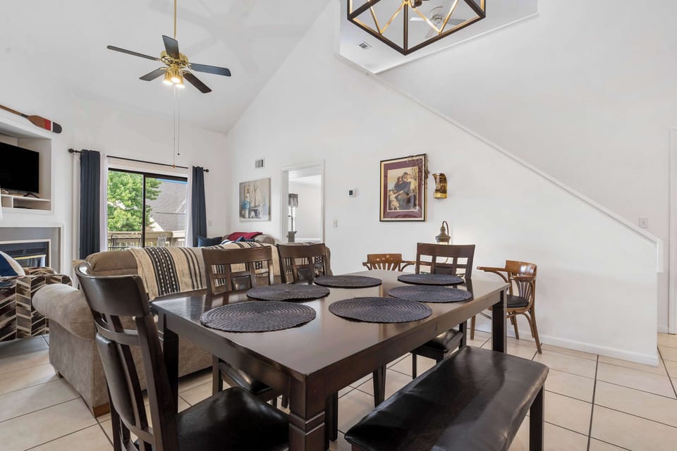 Dining room table fit for 6