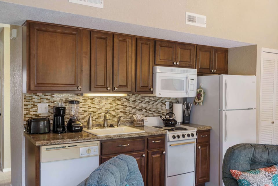 Kitchen is equipped with all your basics