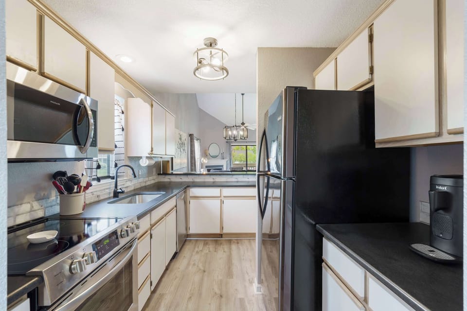 Full Kitchen