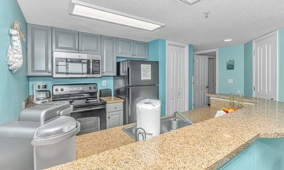 Full kitchen