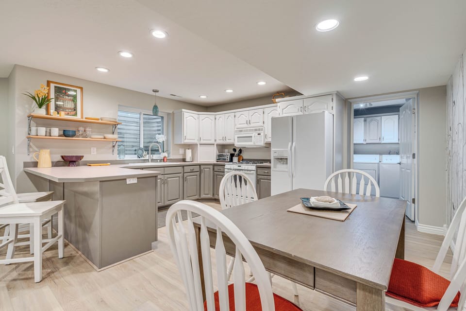Apartment (2 Bedrooms) | Front of property