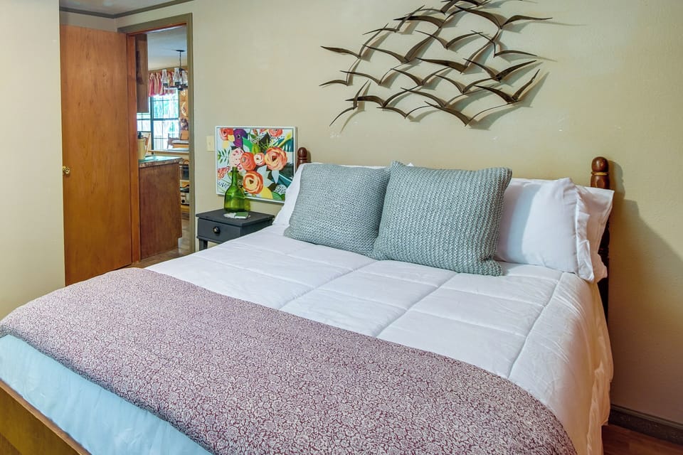 Pet-friendly Elkins Vacation Rental w/ Decks! Cottage in Arkansas