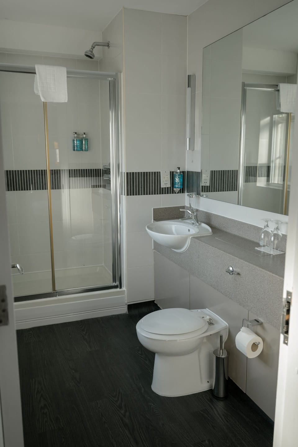 Standard Double Room | Bathroom