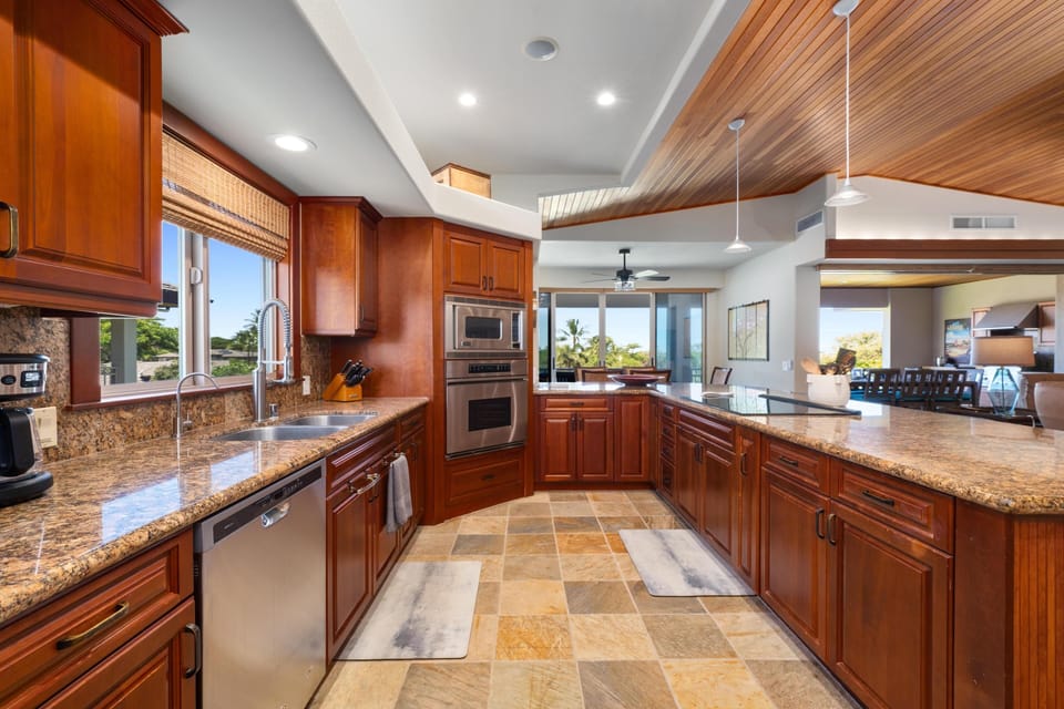 House, 3 Bedrooms | Private kitchen | Fridge, oven, stovetop, dishwasher