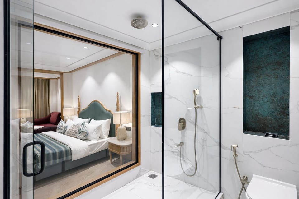 Premium Room, Valley View | Bathroom | Shower, rainfall showerhead, free toiletries, hair dryer