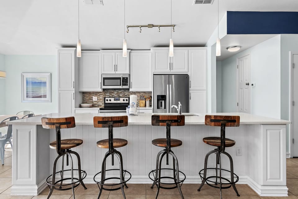 Eat-in bar seating