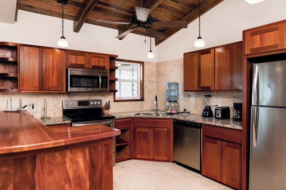 Fully equipped kitchen