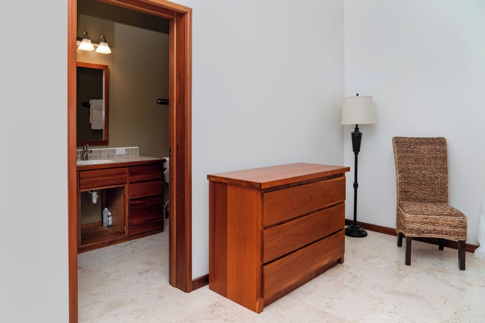 Attached ensuite bathroom