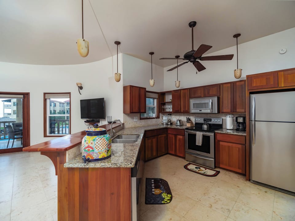 Fully equipped kitchen