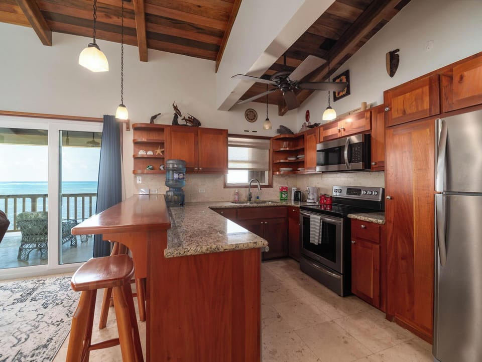 Fully equipped kitchen