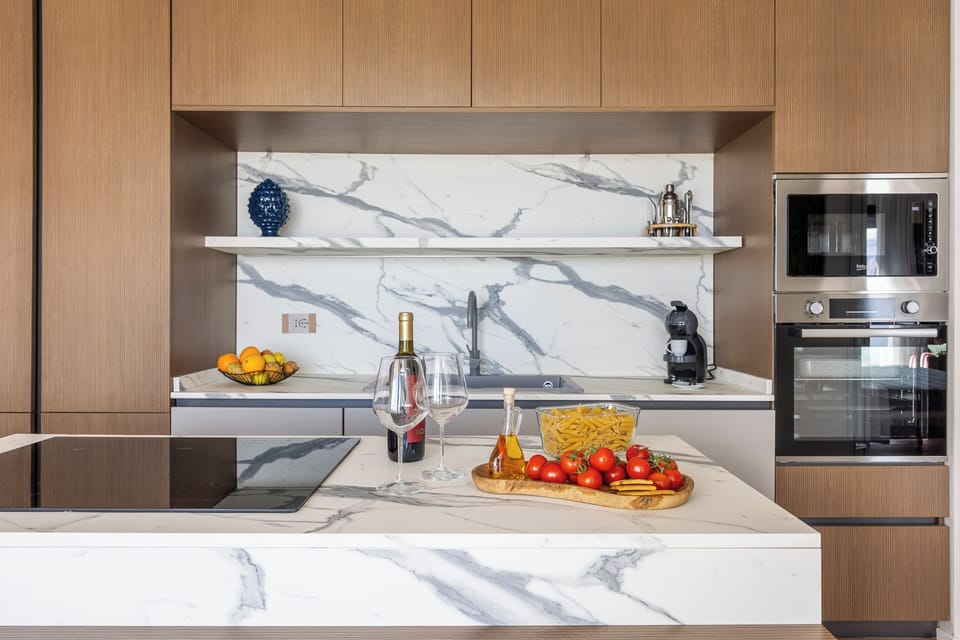 Kitchen with island (1)
