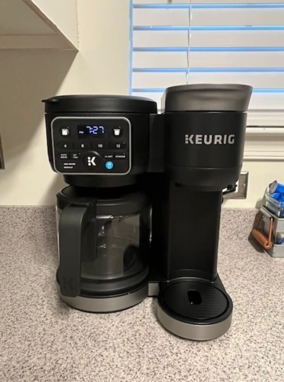 Keurig Coffee Maker (full pot or single pods)