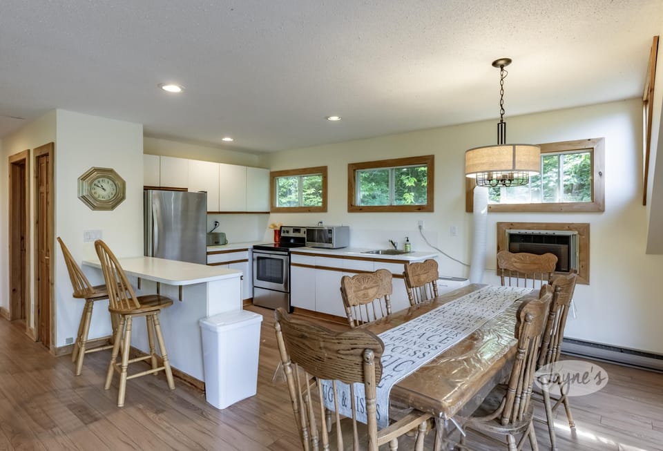 Kitchen &amp; Dining