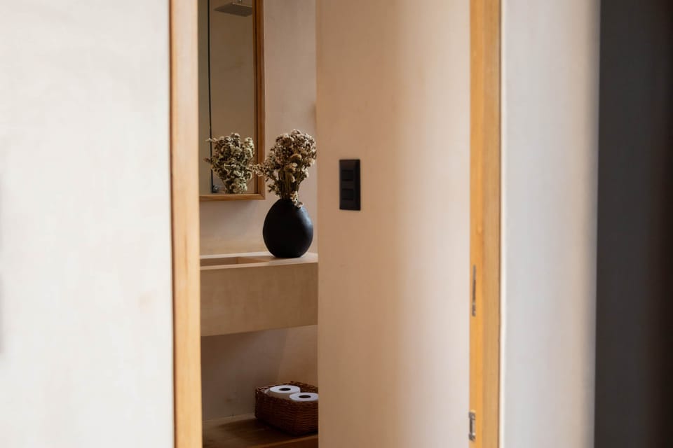 Interior / Baño de visitas
