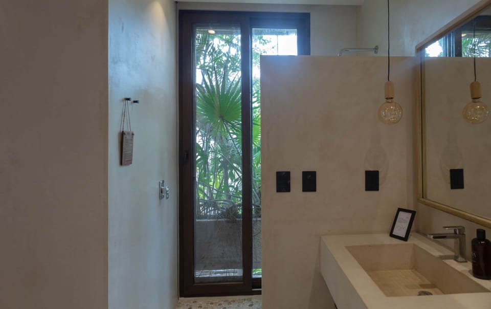 Interior / Cuarto de baño
