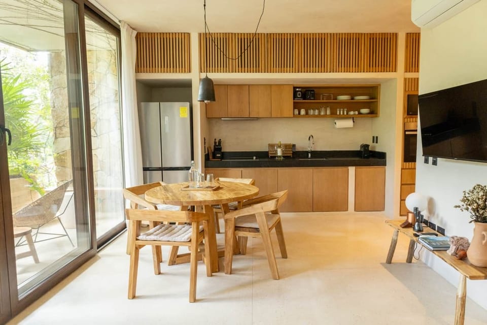 Interior / Cocina comedor 