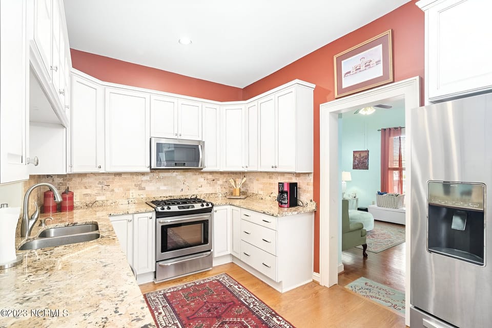 Full Kitchen
