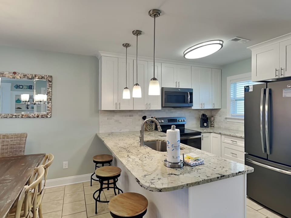 Townhome, Multiple Beds, Balcony, Garden View (Villa Chateau #10) | Private kitchen | Fridge, microwave, oven, stovetop