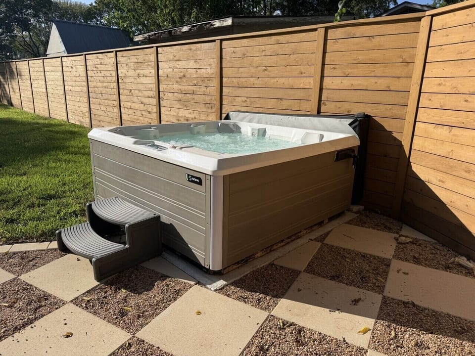 Enjoy the hot tub (a shared amenity with the homeowner!) after a long day of ATX exploring