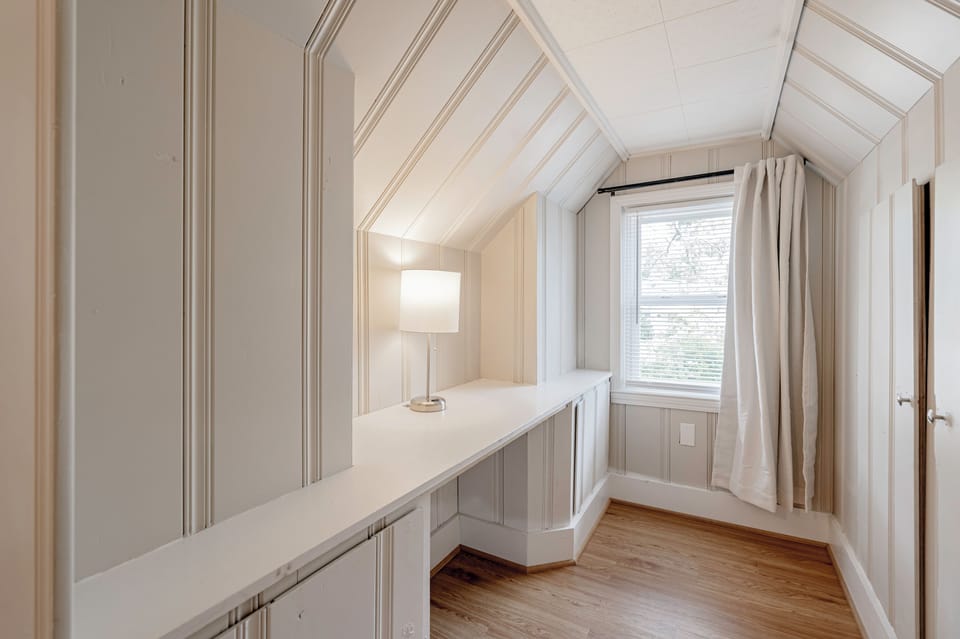 12 bedrooms, iron/ironing board, free WiFi
